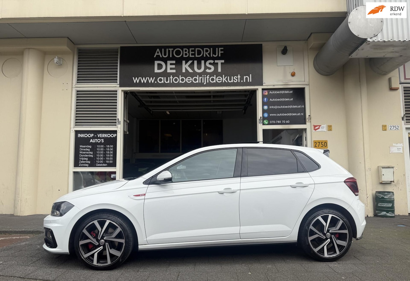 Volkswagen Polo - 2.0 TSI GTI DSG 2018 PANO ACC Cam - AutoWereld.nl