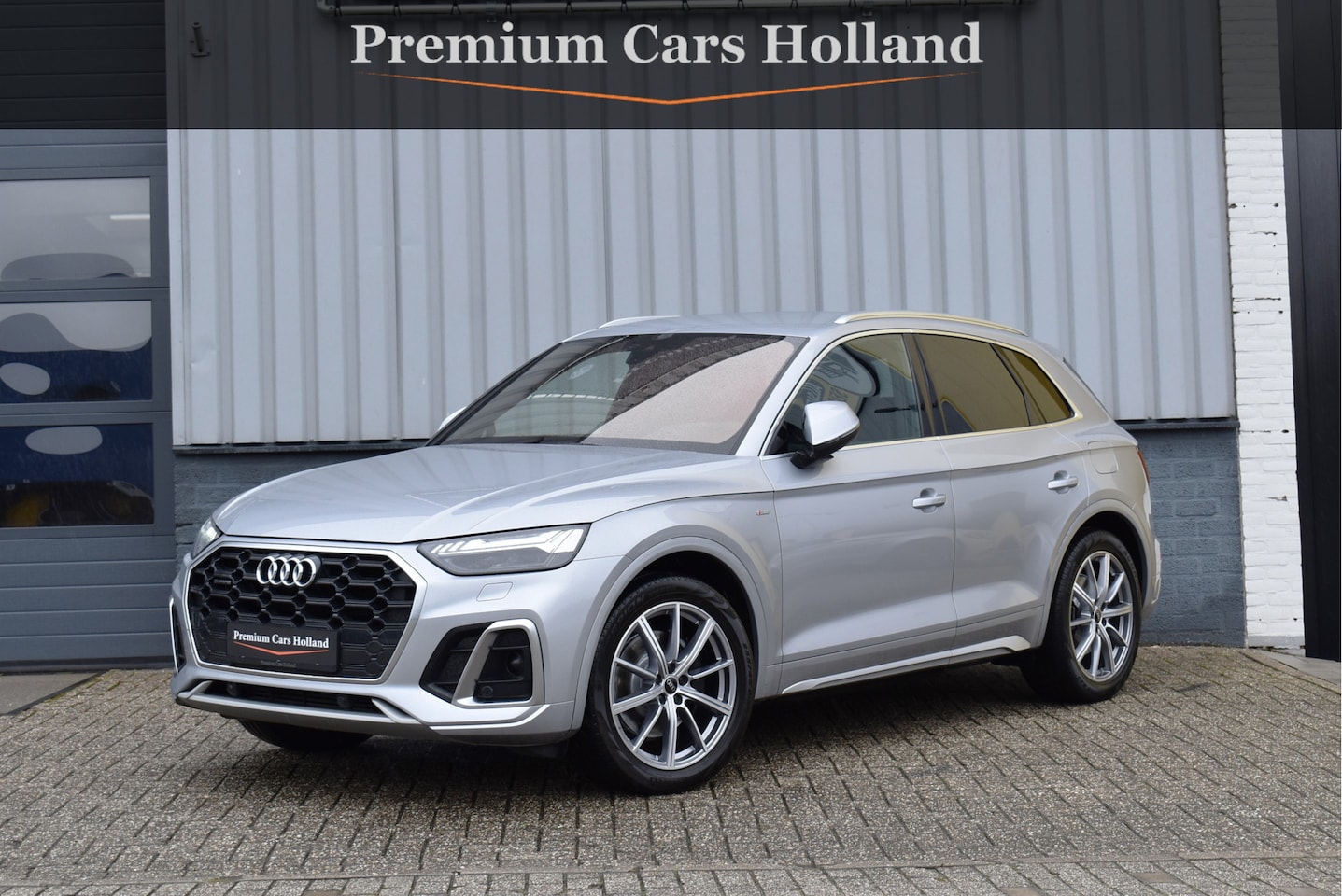 Audi Q5 - 55 TFSI e S-Line 367 Pk Luchtvering Trekhaak Matrix ACC Sfeerverlichting 20 Inch - AutoWereld.nl