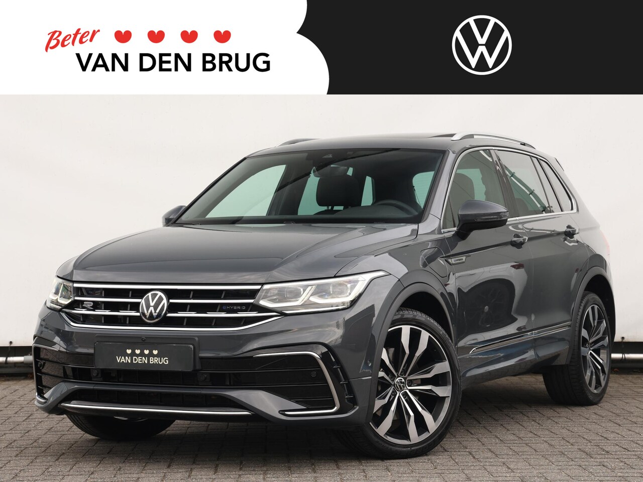 Volkswagen Tiguan - 1.4 TSI eHybrid R-Line 245pk DSG | LED Matrix | Panoramadak | Lederen bekleding | DCC | Si - AutoWereld.nl