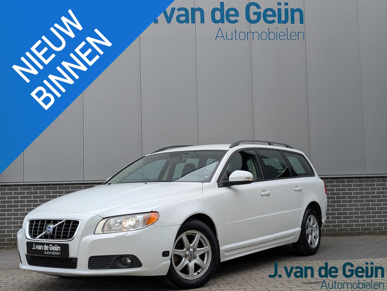 Volvo V70 - 2.0 | Zweedse auto | Xenon | Trekhaak | APK & OH Nieuw - AutoWereld.nl