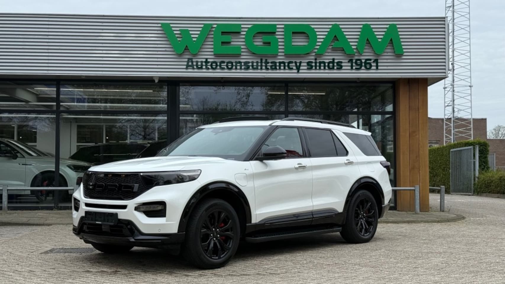 Ford Explorer - 3.0 V6 EB PHEV ST-LINE FULL BLACK+SMOKE PACK - AutoWereld.nl