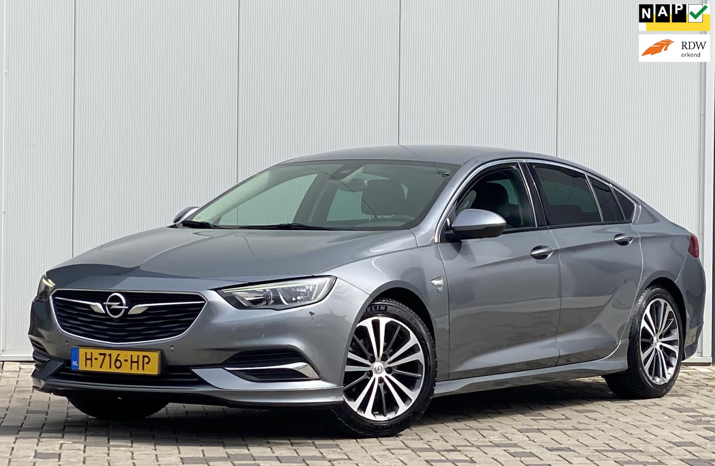 Opel Insignia Grand Sport - 1.5 Turbo Business Executive NAVI LEER CAMERA'S - AutoWereld.nl
