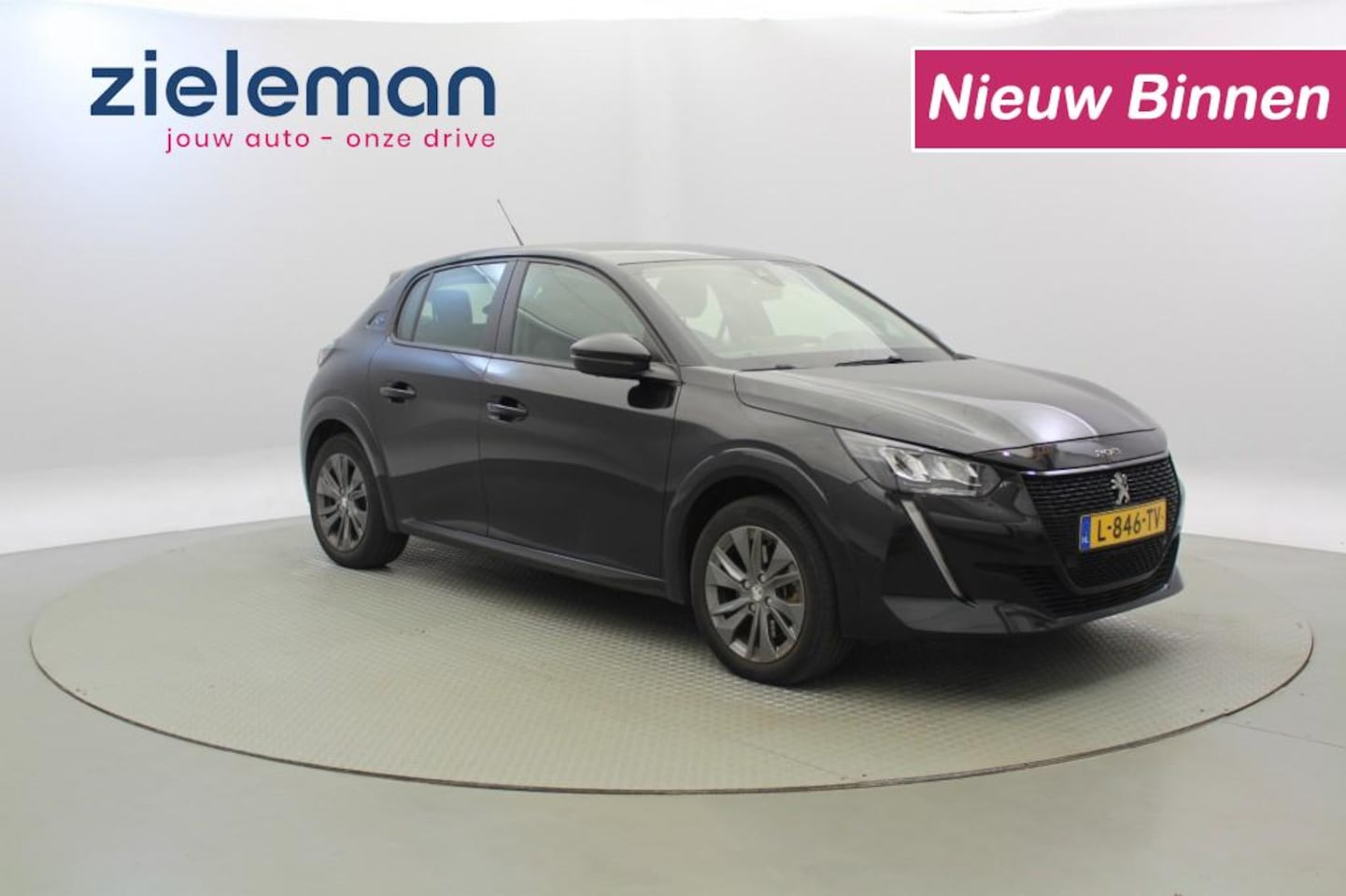 Peugeot e-208 - Active Pack 50 kWh - Carplay, Stoelverwarming, SOH 92% - AutoWereld.nl