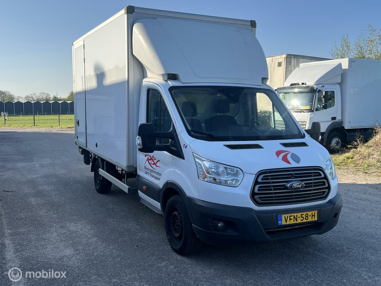 Ford Transit - 350 2.0 TDCI L4H1 Bakwagen. Koelvloeistof lekt. - AutoWereld.nl