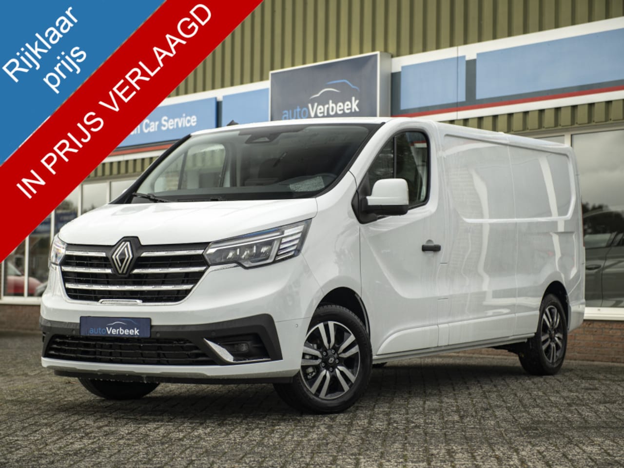 Renault Trafic - L2H1 2.0dCi 170pk Aut. T29 Luxe | BPM-vrij!! | Navi | Achtercamera | PDC rondom | ECC | 17 - AutoWereld.nl