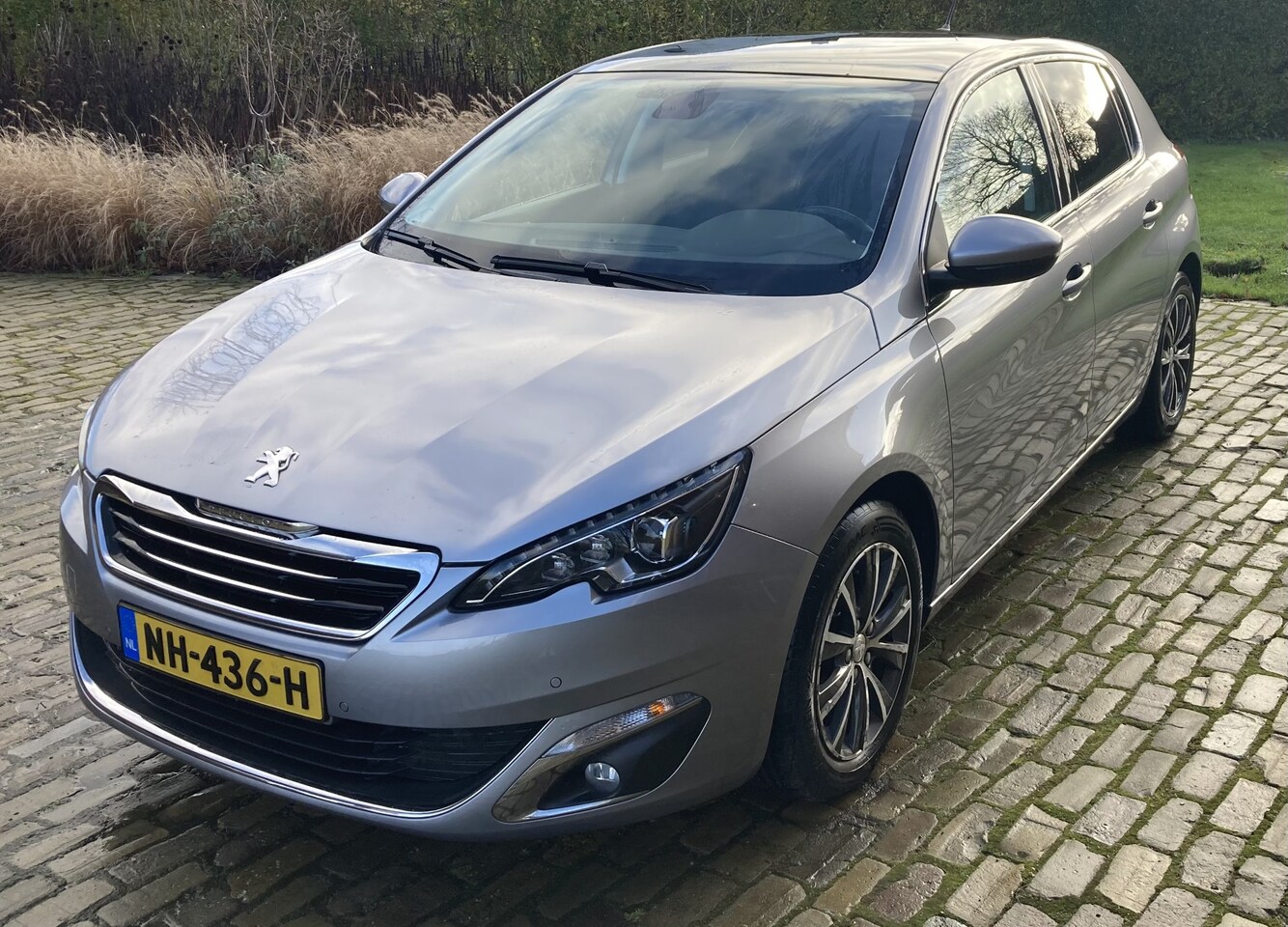 Peugeot 308 - 1.2 e-THP Allure . - AutoWereld.nl