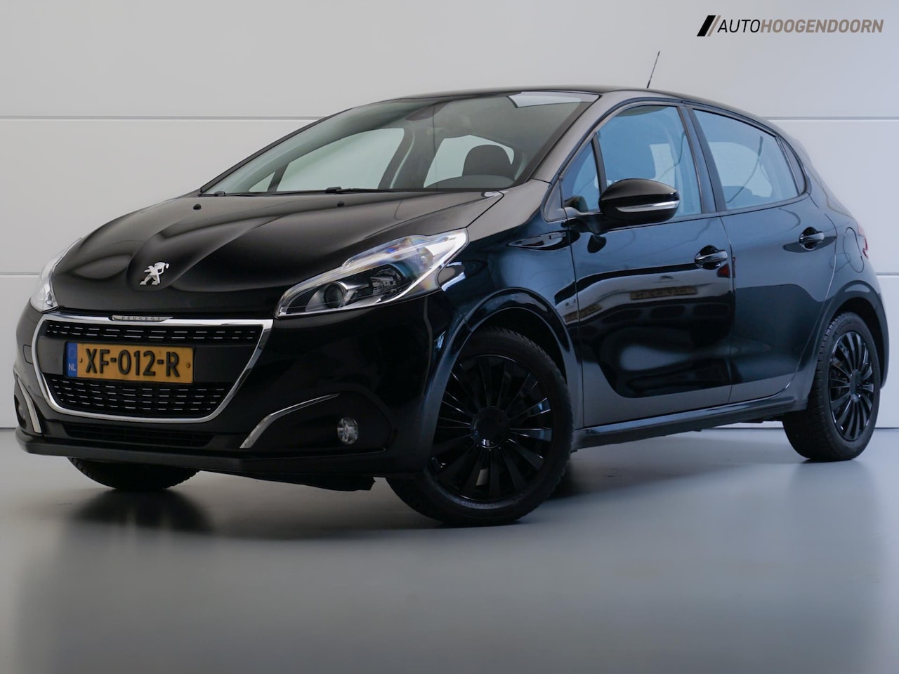 Peugeot 208 - 1.2 PureTech Sport (APPLE CARPLAY,LED,NAVIGATIE,PARKEERSENSOREN,SPORTSTOELEN,CRUISE,NIEUWE - AutoWereld.nl