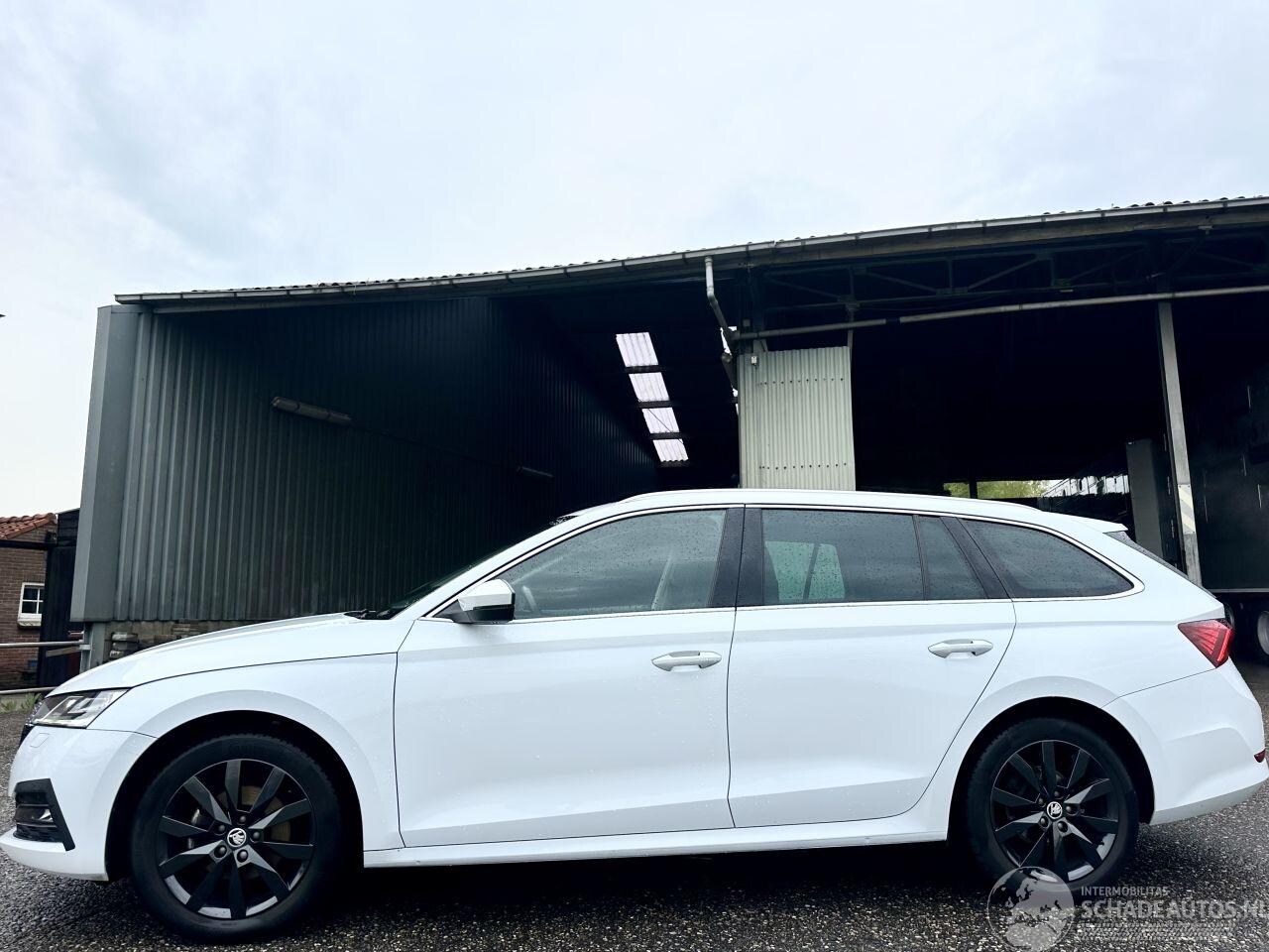 Skoda Octavia - 1.5 TSI First Edition 1.5 TSI First Edition - AutoWereld.nl