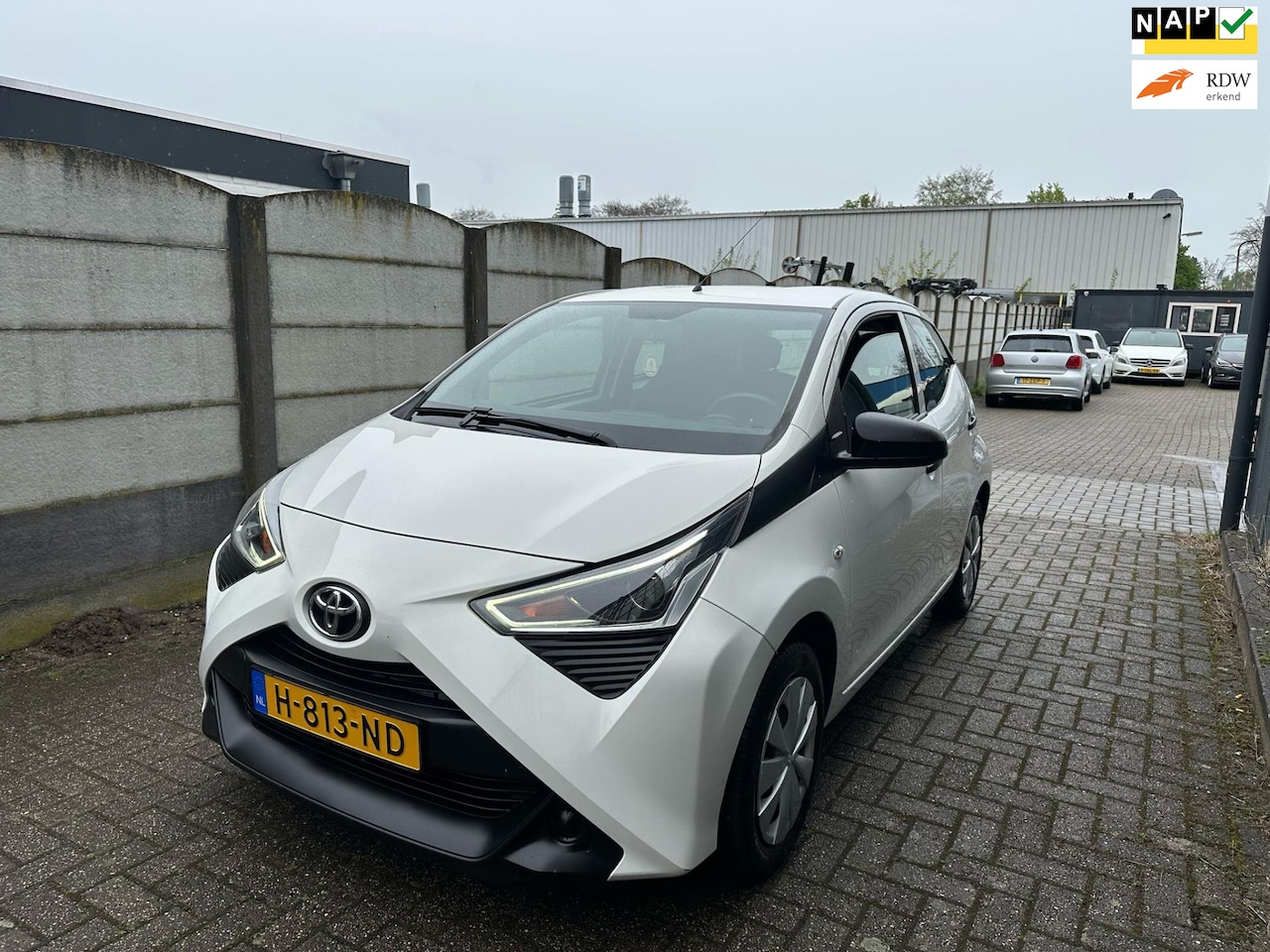 Toyota Aygo - 1.0 VVT-i x-fun AIRCO/ EERSTE EIGENAAR/ NETTE AUTO! - AutoWereld.nl