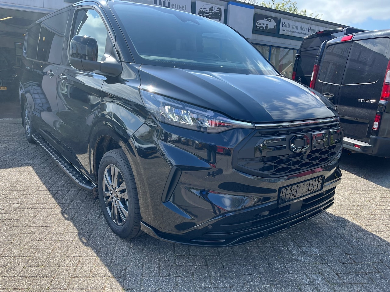 Ford Transit Custom - 300 L2H1 LIMITED DC AUT 2024 BPM VRIJ - AutoWereld.nl