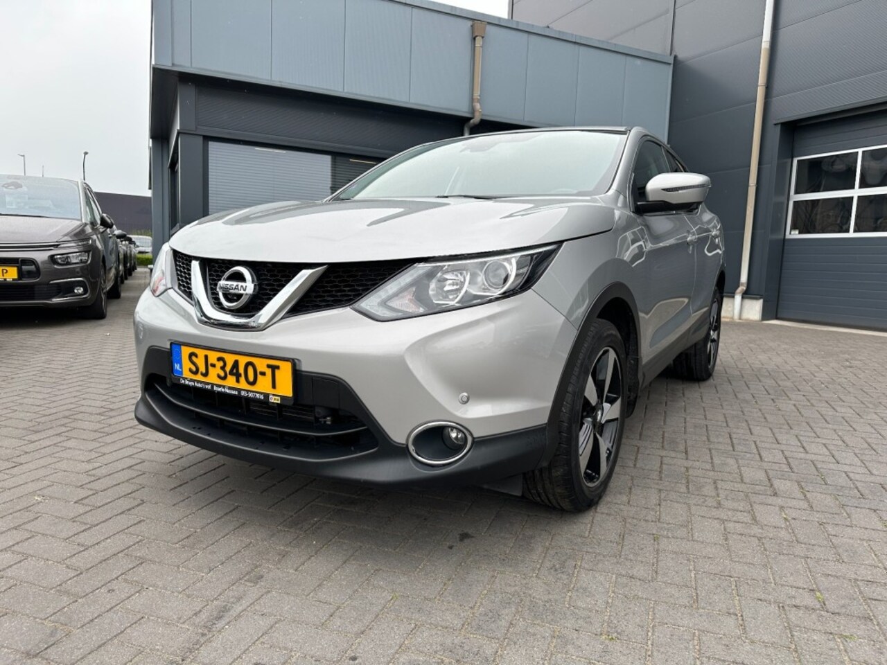 Nissan Qashqai - 1.2 Connect Edition Aut. Navi Camera Trekhaak - AutoWereld.nl