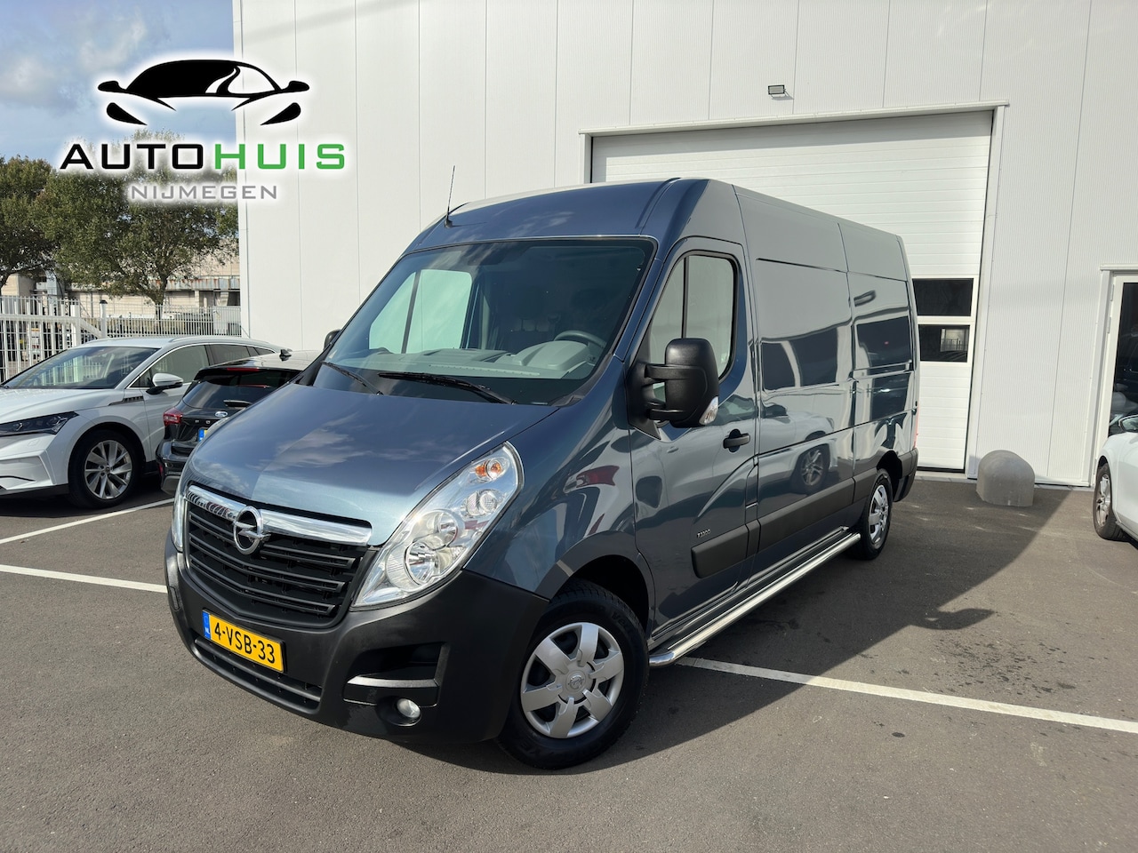 Opel Movano - 2.3 CDTI L2H2 Airco Cruise controle pdc Trekhaak Zeer mooie nette bus ! - AutoWereld.nl
