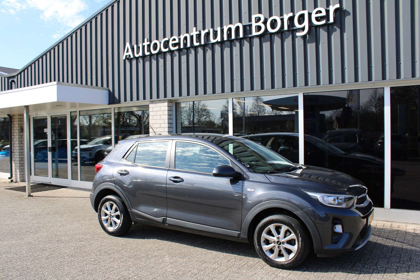 Kia Stonic - 1.0 T-GDi ComfortPlusLine Navigator Airco /15"LM/Camera/navi - AutoWereld.nl