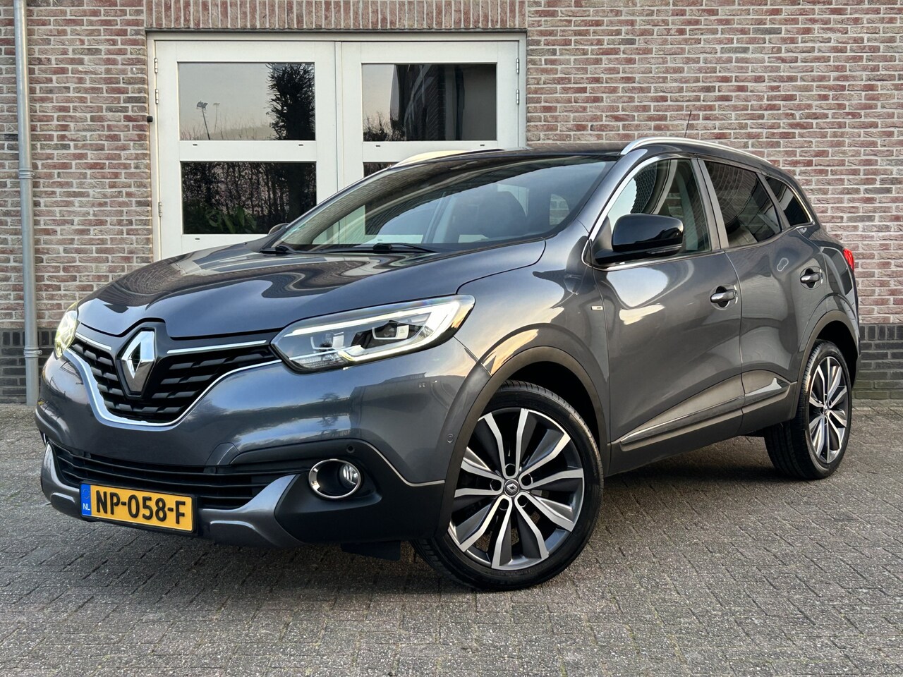 Renault Kadjar - 1.2 TCe 130 Bose Navi Trekhaak NL auto - AutoWereld.nl