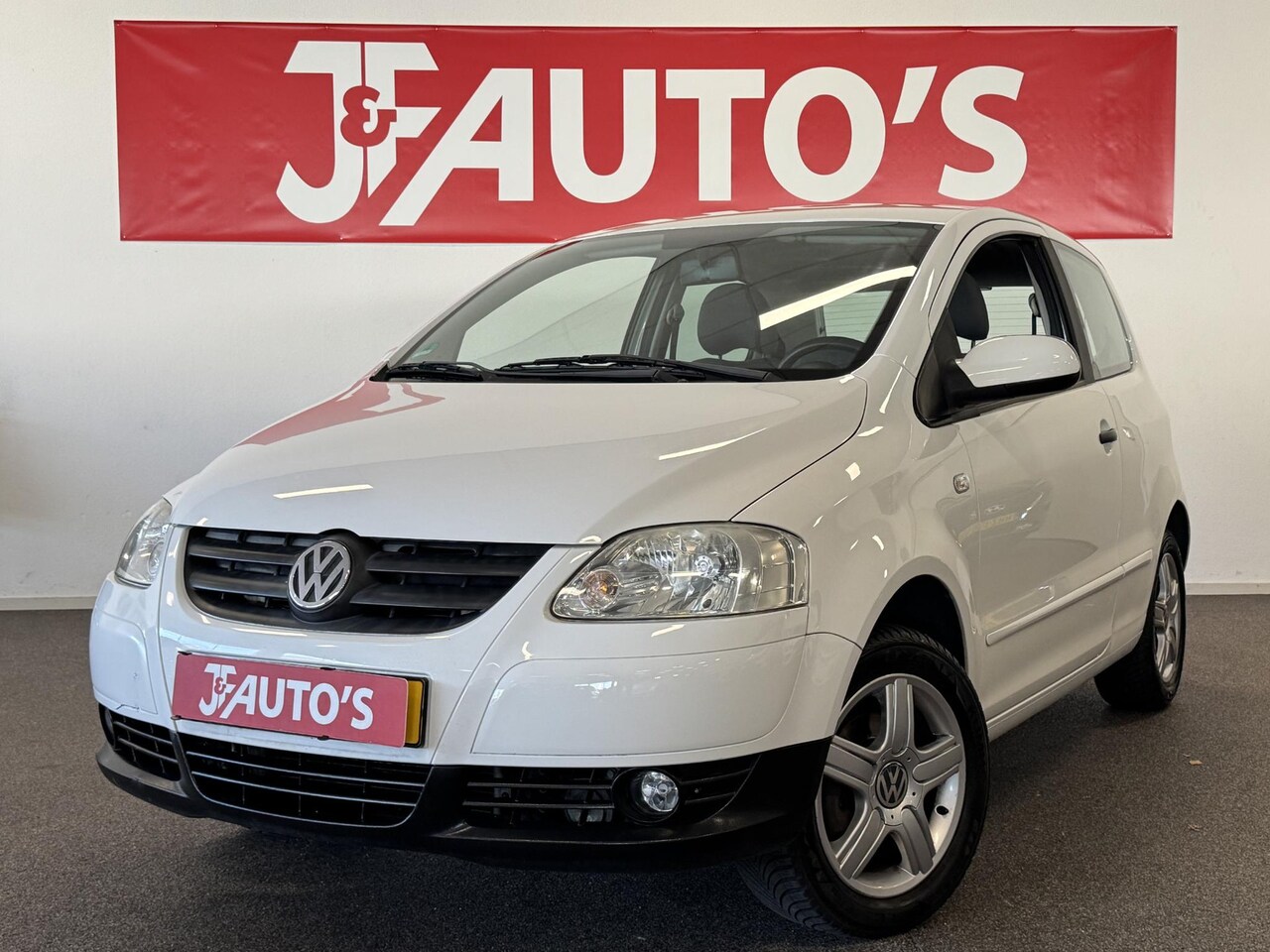 Volkswagen Fox - 1.2 Trendline ECC AIRCO, RADIO/CD, 08-2025 APK - AutoWereld.nl