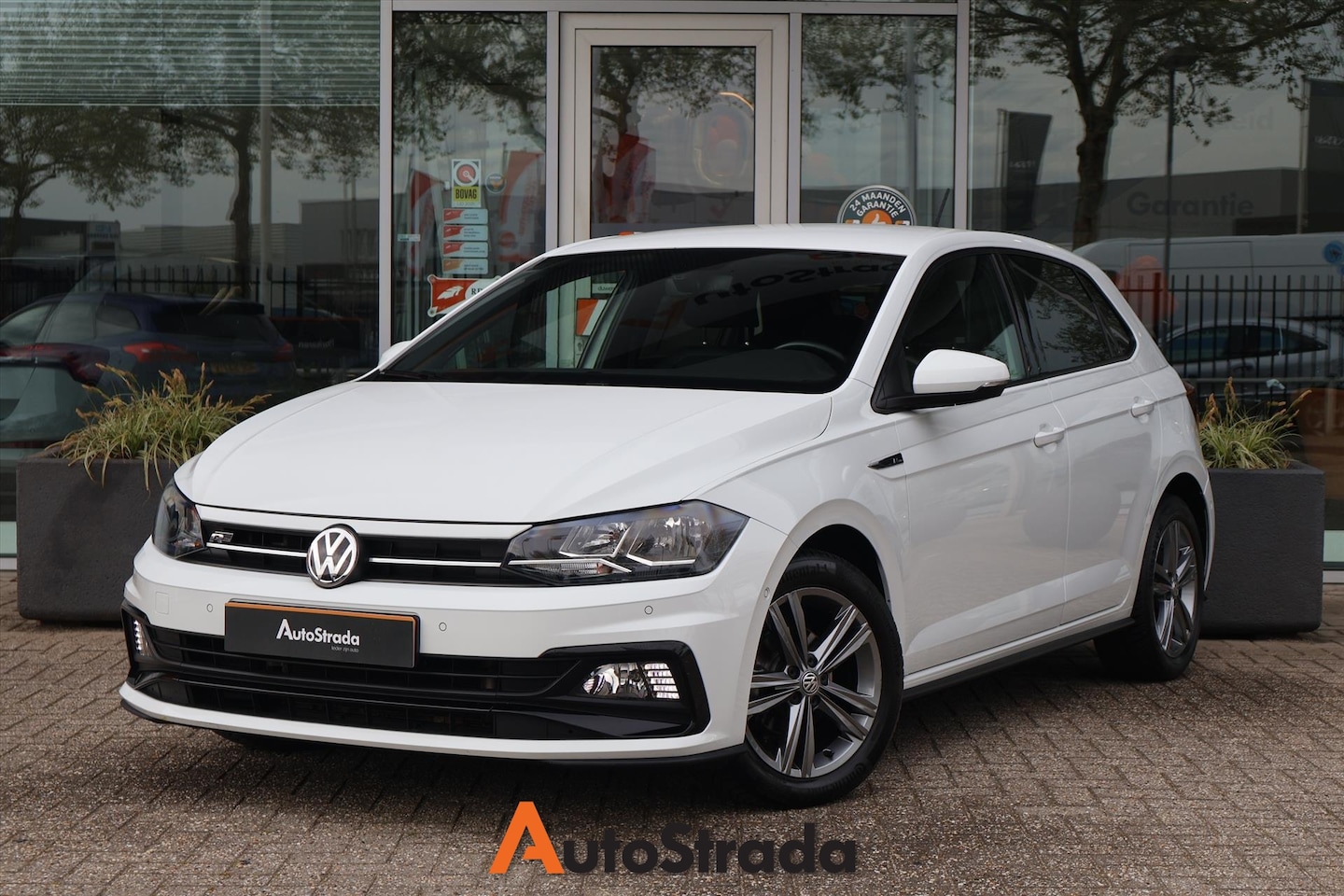 Volkswagen Polo - 1.0 R-Line TSI 95pk | Virtual | Sensoren | Navi | DAB | Carplay | Climate | Adaptive - AutoWereld.nl
