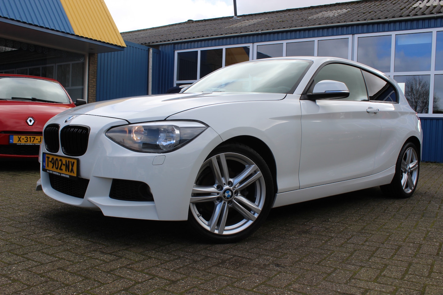 BMW 1-serie - 114i "Executive" Stoelverwarming + Airco  !!! - AutoWereld.nl