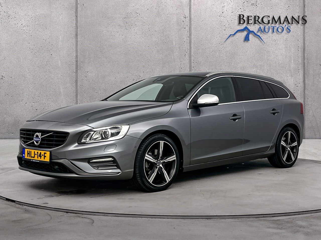 Volvo V60 - 2.0 T3 R-Design // 1E EIGENAAR // LEDER // - AutoWereld.nl