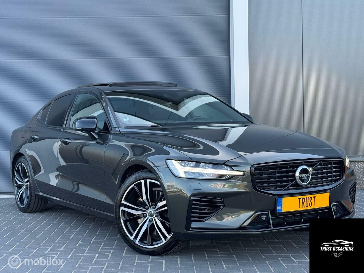 Volvo S60 - 2.0 Recharge T8 R-Design LEDER DRIVE 360 CAMERA LED - AutoWereld.nl