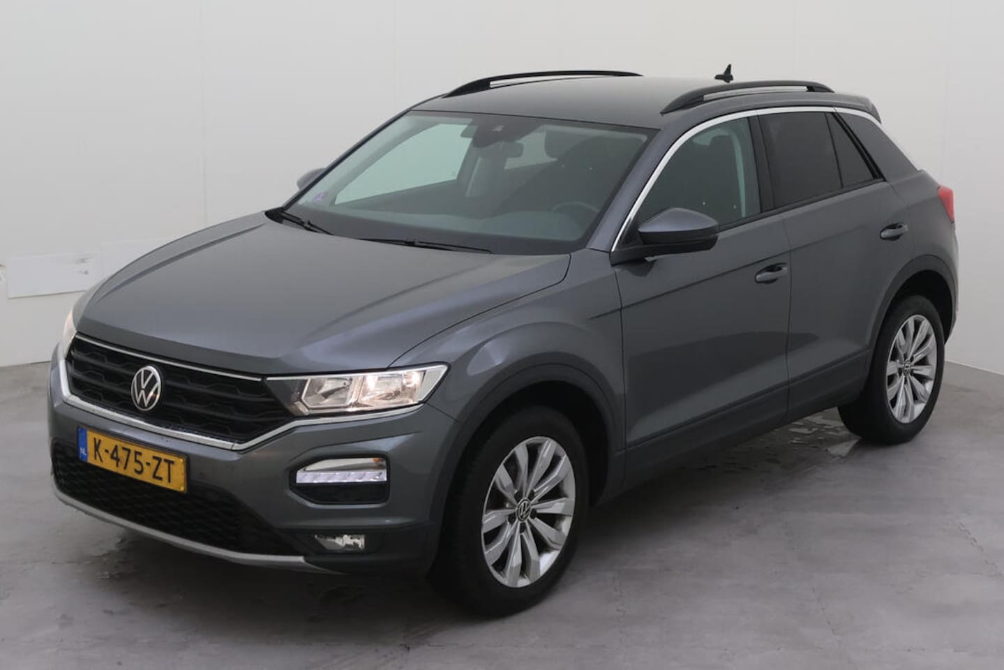 Volkswagen T-Roc - 1.0 TSI Style | 17" | Trekhaak | Navi | Verwacht - AutoWereld.nl