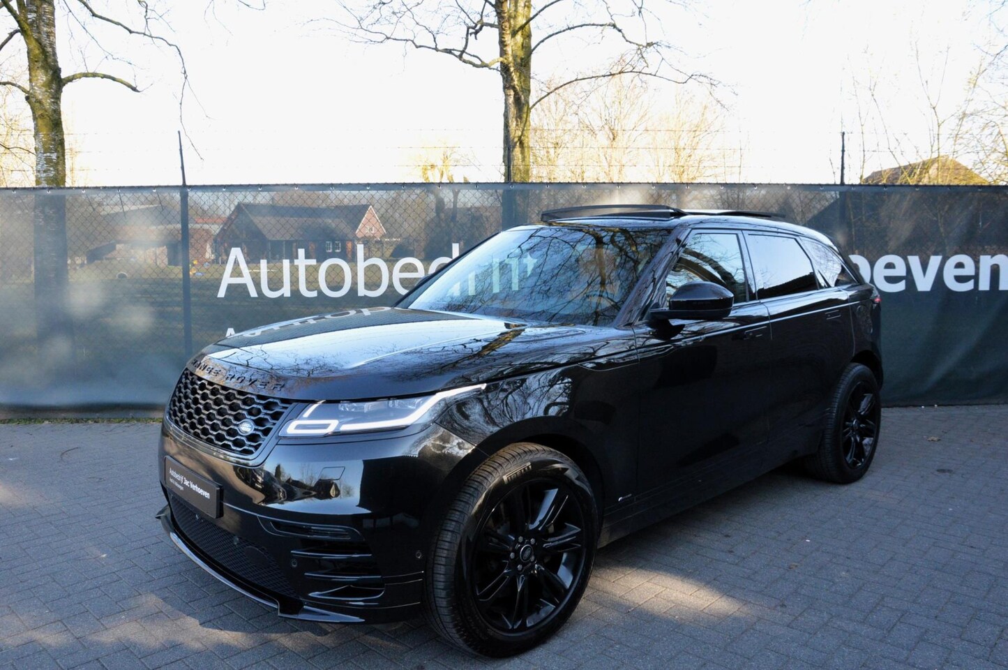 Land Rover Range Rover Velar - 2.0 P400e R-Dynamic|Panoramadak|360 Camera|Massage|Meridan|Automaat| - AutoWereld.nl