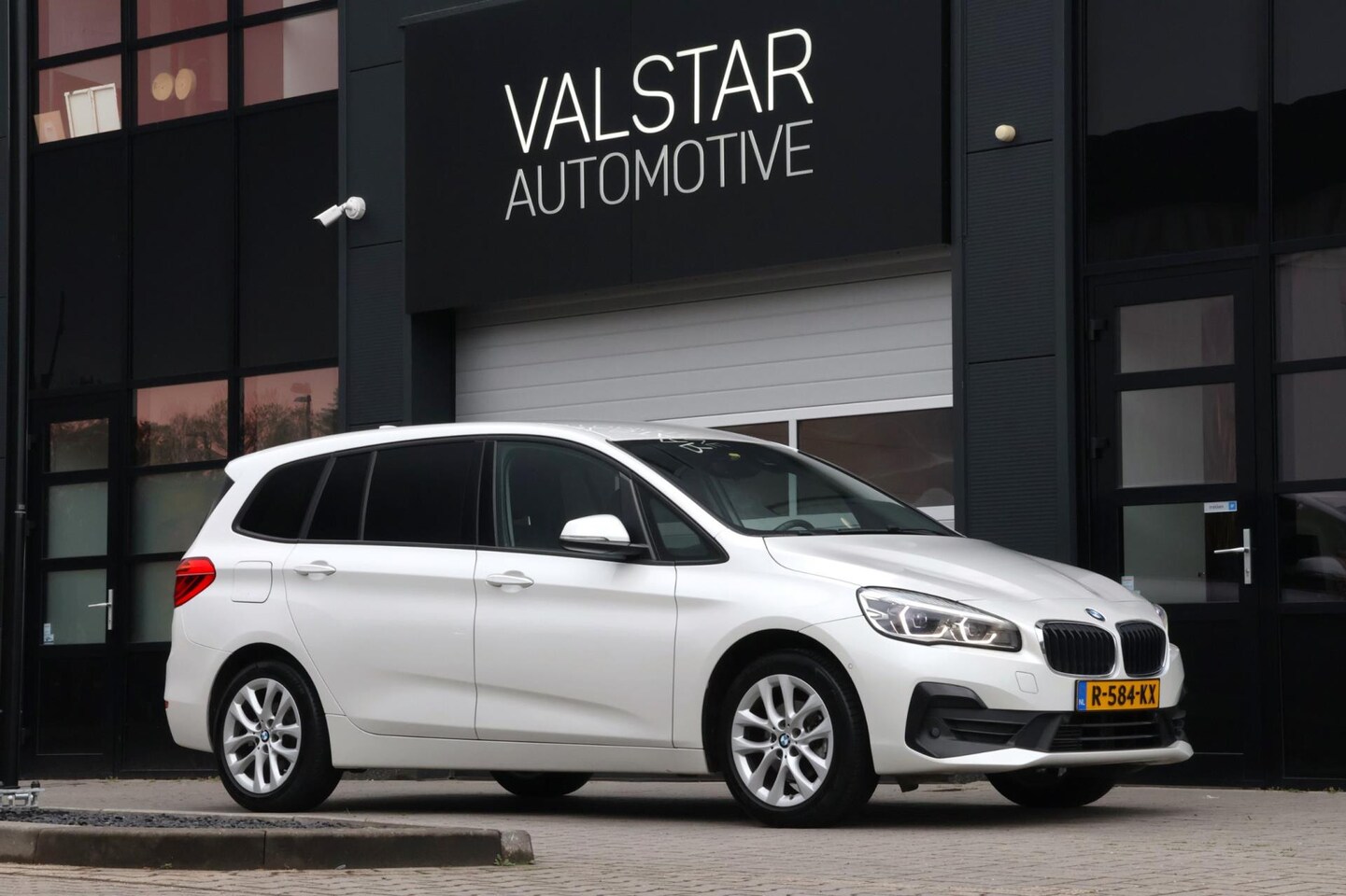 BMW 2-serie Gran Tourer - 216i High Executive | LED | Camera - AutoWereld.nl