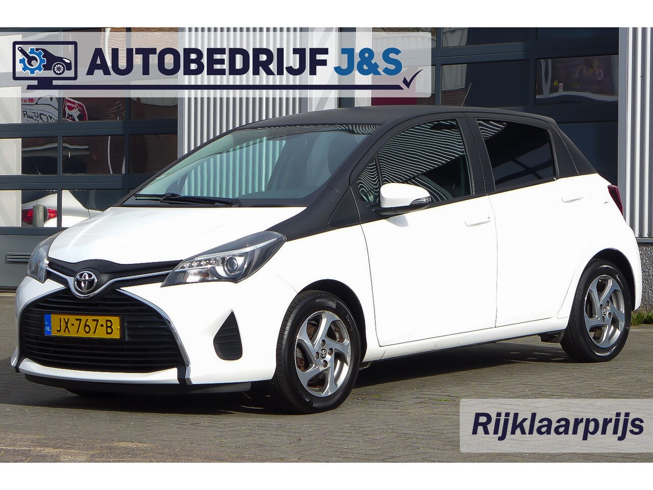 Toyota Yaris - 1.3 VVT-i Aspiration Bi-Tone Rijklaarprijs! | 12 Maanden Garantie | Onderhoudsbeurt | Nieu - AutoWereld.nl