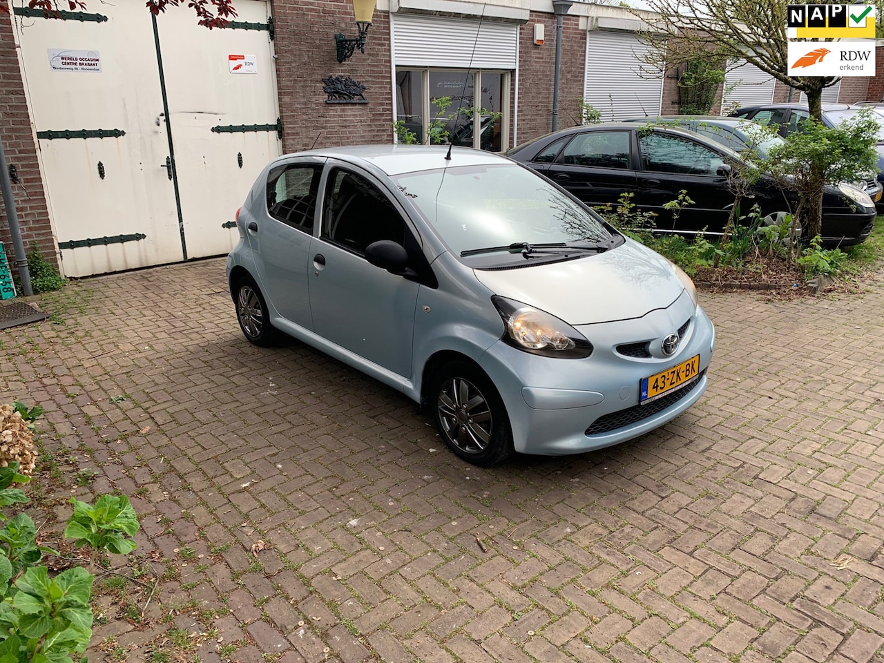 Toyota Aygo - 1.0-12V luxe apk nieuw!! 5d stuurbekrachtiging!! - AutoWereld.nl