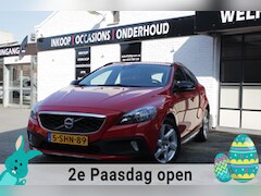 Volvo V40 Cross Country - 1.6 D2 / Parkeersensoren / Navi / CruiseControl / Memorystoelen