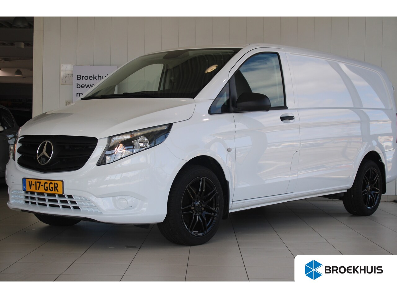 Mercedes-Benz Vito - 114 CDI Lang | TREKHAAK | AMG LICHTMETAAL | NAVI | INBOUW | APPLE CARPLAY/ANDROID AUTO - AutoWereld.nl