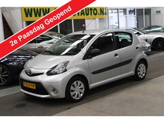 Toyota Aygo - 1.0 VVT-i Now 48.467km NAP, Dealer onderhouden, Airco, 5 Deurs