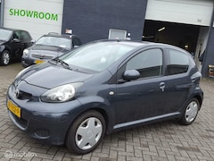 Toyota Aygo - 1.0-12V Aspiration Green