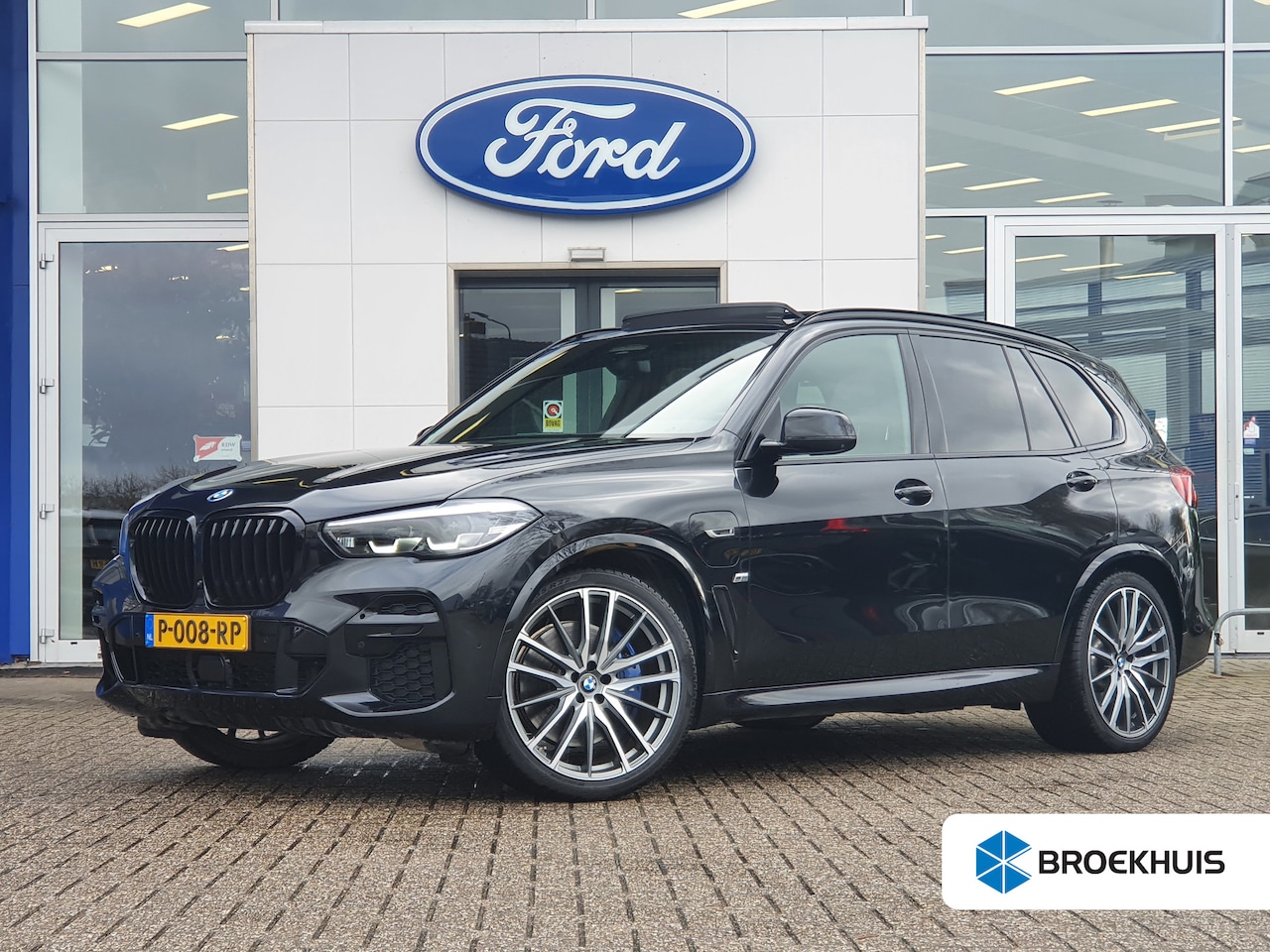 BMW X5 - xDrive45e High Executive | 22 inch! | Panoramadak | Trekhaak - AutoWereld.nl