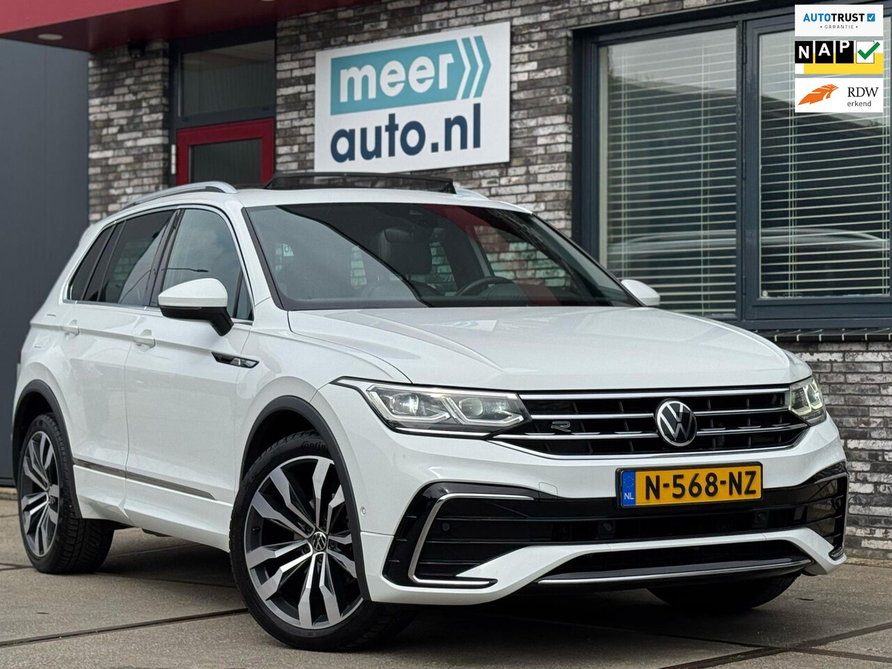 Volkswagen Tiguan - 1.5 TSI 3x R-LINE DSG PANO l IQ-LIGHT l CAMERA l VIRTUAL l LANE/SIDE ASSIST l ORG.NL l DEA - AutoWereld.nl