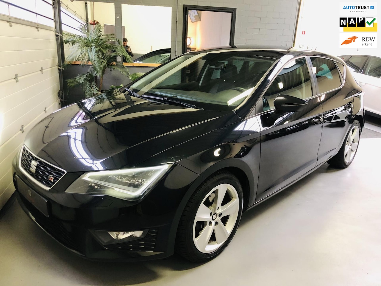 Seat Leon - 1.4 TSI FR/ FULL LED/PDC/NAVI/CRUISE/USB/ETC. - AutoWereld.nl