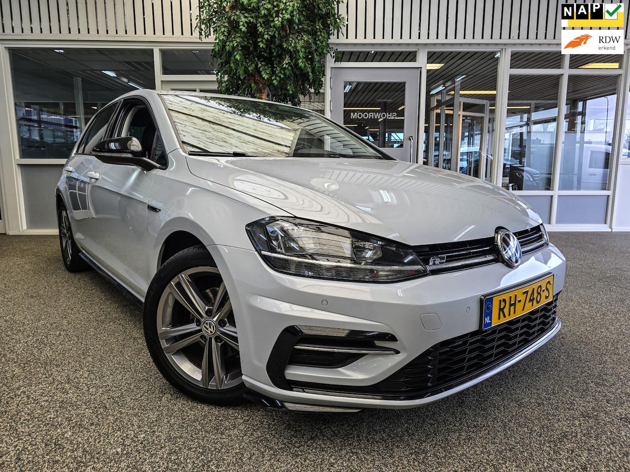Volkswagen Golf - 1.0 TSI R-Line Virtueel Cockpit Navi Massage Acc. - AutoWereld.nl