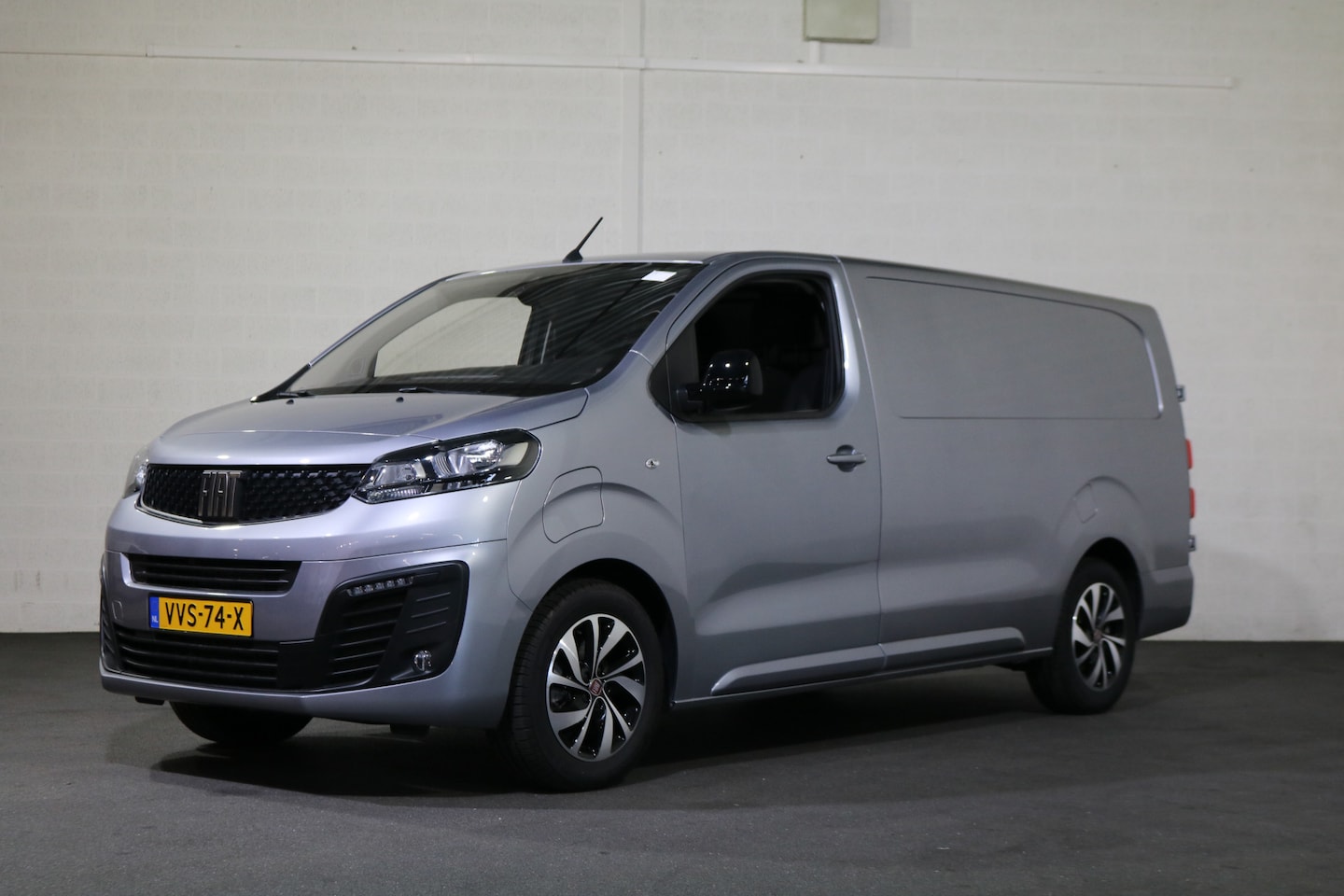 Fiat E-Scudo - L3 H1 75 kWh Airco Navigatie Camera Velgen - AutoWereld.nl