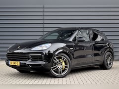 Porsche Cayenne - 3.0 E-Hybrid 462pk | Panoramadak | Matrix PDLS+ | Sport Chrono | Trekhaak wegkl. | Bose |