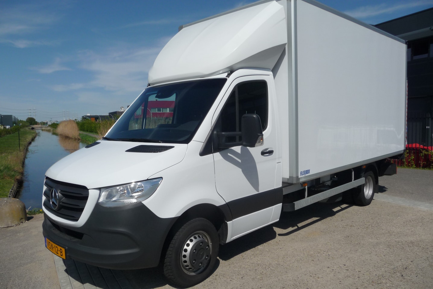 Mercedes-Benz Sprinter - 515 CDI 433 bakwagen met klep trekhaak zijdeur - AutoWereld.nl