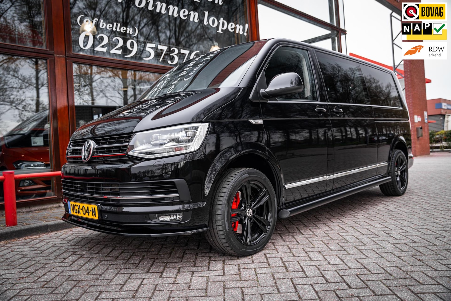 Volkswagen Transporter Caravelle - 2.0 TDI 4Motion Highline | L2 dubbel cabine | Automaat |dubbele Elek. schuifdeuren | Leder - AutoWereld.nl