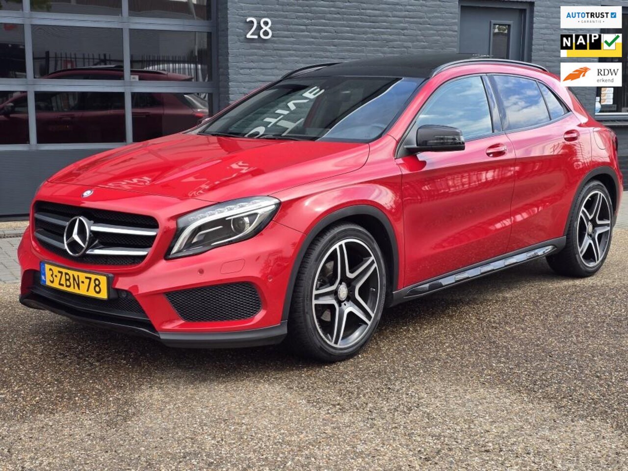 Mercedes-Benz GLA-Klasse - 200 Prestige AMG LINE PANO CAMERA NAVI PERFECT ONDERHOUDEN!! - AutoWereld.nl