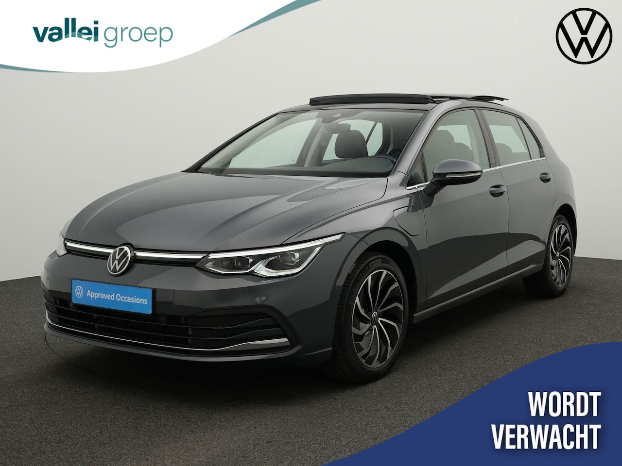 Volkswagen Golf - 1.4 204 pk DSG eHybrid Style | Panoramadak | Geheugen-/massagestoel | Achteruitrijcamera | - AutoWereld.nl