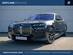 BMW i7 - eDrive50 High Executive M Sport / Panoramadak Sky Lounge / Stoelventilatie / Live Cockpit