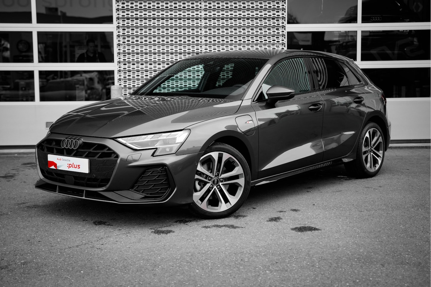 Audi A3 Sportback - 40 TFSI e 204pk S edition | Adaptive Cruise | Achteruitrijcamera | 18" | Optiekpakket Zwar - AutoWereld.nl
