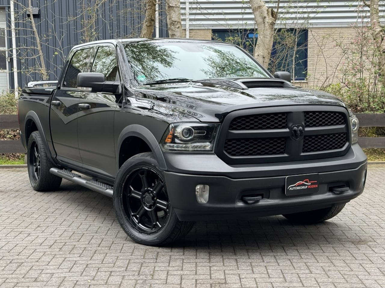 Dodge Ram 1500 - 4X4 LARAMIE SPORT 5.7 V8 LPG - AutoWereld.nl