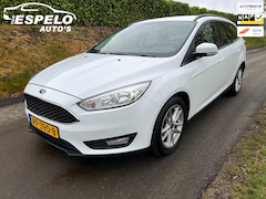 Ford Focus Wagon - 1.0 Lease Edition, Ned. auto met Nap, Onderhoudsboekje en oa: Trekhaak, Airco, Cruise, Nav
