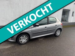 Peugeot 206 - 1.4 Gentry, '02, 5-drs, climate controle, trekhaak, 132000 km