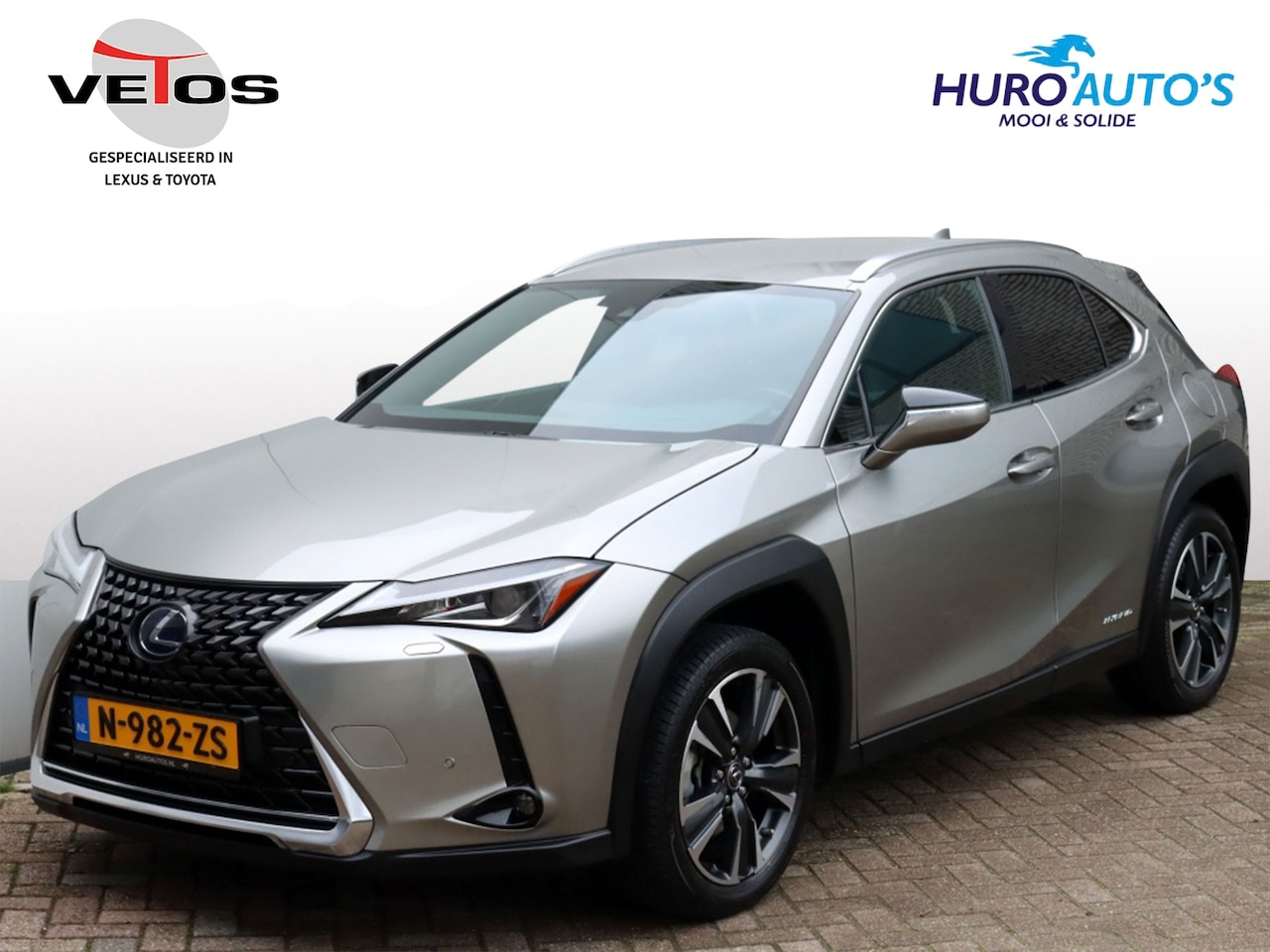 Lexus UX - 250h Preference Line | Stoelverwarming | Parkeersensoren | Trekh - AutoWereld.nl