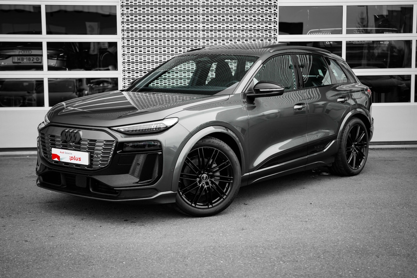Audi Q6 e-tron - S edition quattro 100 kWh 388pk | Panoramadak | Tech Pro | Luchtvering - AutoWereld.nl