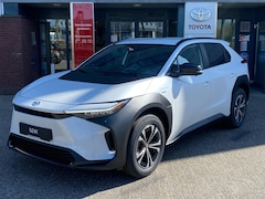 Toyota bZ4X - DYNAMIC 71 kWh NIEUW VOORRAAD WARMTEPOMP STOELVERW BLIND SPOT KEYLESS CAMERA PARK-SENSOREN